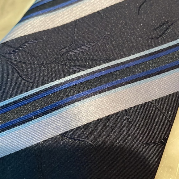 🔥5 for $15🔥 - Two Men’s neckties - Picture 8 of 16